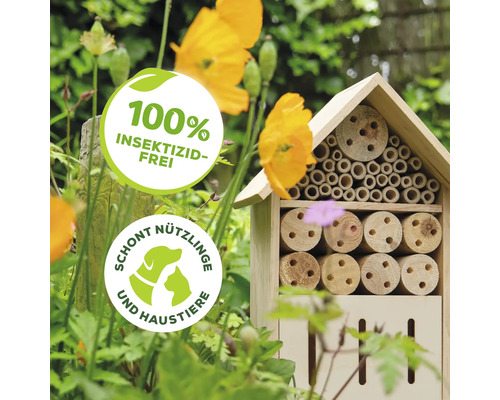 Insektenhotel aus Holz mit den Hinweisen: 100 Prozent Insektizidfrei und schont Nützlinge und Haustiere