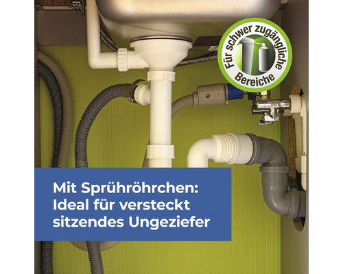 Abflussrohre unter einem Spülbecken mit dem Hinweis für schwer zugängliche Bereiche
