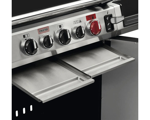 Detailansicht eines Gasgrills mit Drehknöpfen und herausziehbaren Ablagen.