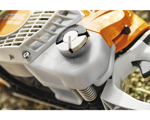 Detailansicht einer Stihl Kettensäge mit Tankverschluss