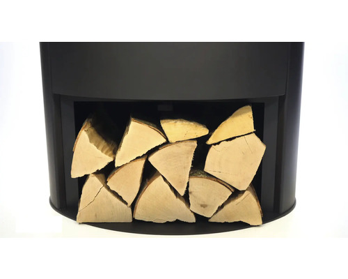 Holzlager mit Brennholz