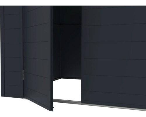 Detailansicht eines Gerätehauses mit Schiebetür