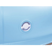 Detailansicht eines Schwimmbeckens mit Verschlussstopfen