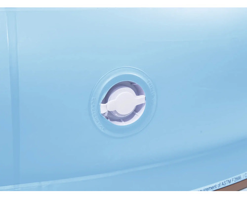 Detailansicht eines Schwimmbeckens mit Verschlussstopfen