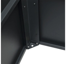 Detailansicht eines schwarzen Metallschranks mit Schrauben