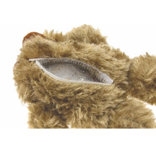 Detailansicht eines Teddybären mit Reißverschluss und Füllung