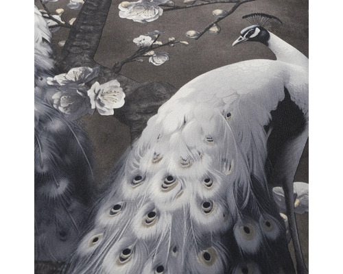 Nahaufnahme von Textil mit Pfauenmuster