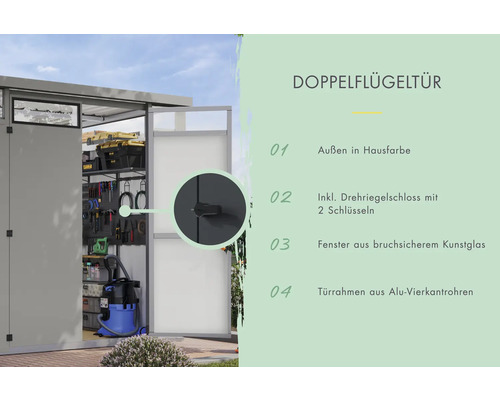 Doppeltür eines Gerätehauses mit Drehriegelschloss und Fenster aus bruchsicherem Glas