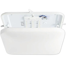 Weiße LED-Feuchtraumleuchte in geöffneter Position.