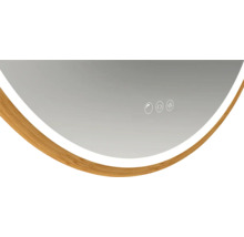 Detailansicht eines Spiegels mit Holzrahmen und Touch-Buttons zur Bedienung