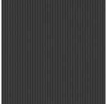 Metallfassade mit vertikalen Rippen