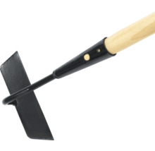 Hacke mit Holzstiel für Gartenarbeiten