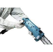 Makita Hochentaster in der Hand