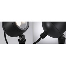 Nahaufnahme eines schwarzen LED-Gartenstrahlers