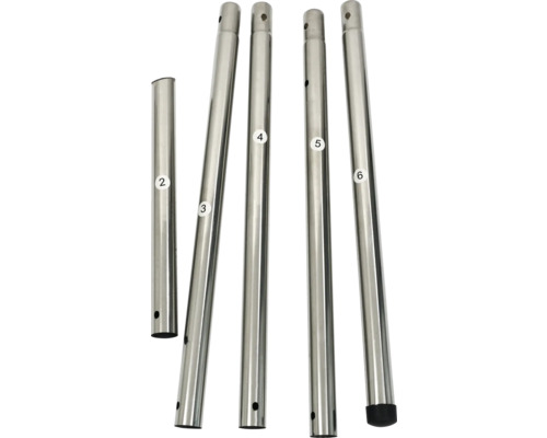 Mehrere silberne Metallrohre mit Löchern