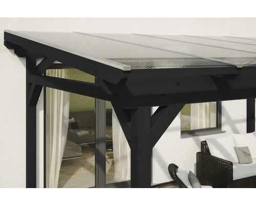 Detailansicht einer schwarzen Terrassenüberdachung mit transparentem Dach