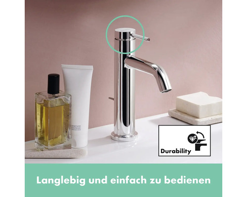 Waschtischarmatur in Chrom mit Einhebelmischer auf Waschbecken