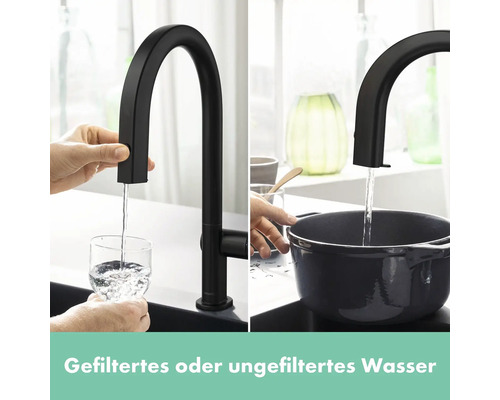 Schwarzer Küchenarmatur mit der Option für gefiltertes oder ungefiltertes Wasser