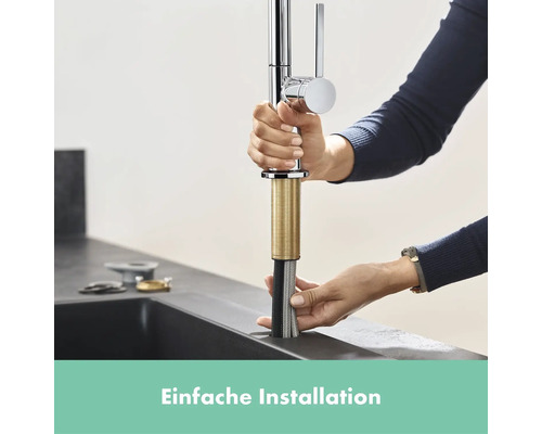 Installation einer Küchenarmatur in einer Spüle