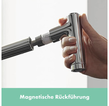 Brauseschlauch mit Magnetischer Rückführung in der Hand
