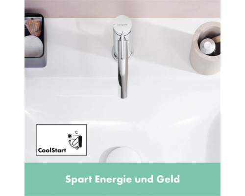 Hansgrohe Logo über einem Waschbecken mit CoolStart Funktion, die Energie und Geld spart.