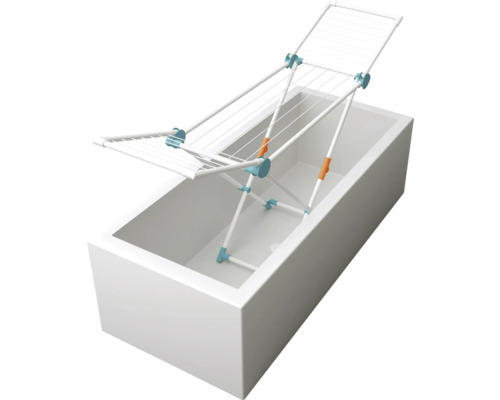 Badewannenwäscheständer aus Metall in Badewanne