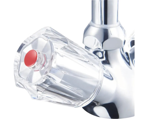 Wasserhahn mit transparentem Griff und rotem Knopf