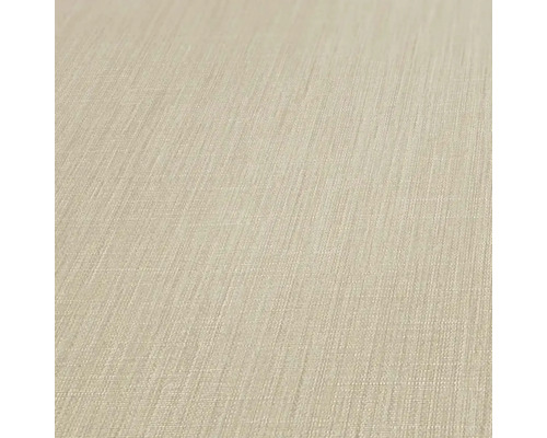 Nahaufnahme einer beigen Vinyltapete mit Textilstruktur.