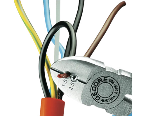 Seitenschneider schneidet Elektrokabel