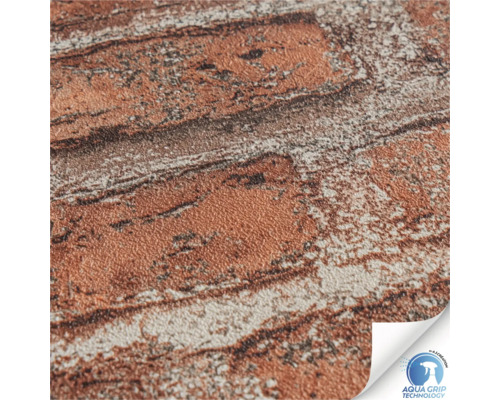 Nahaufnahme einer Tapete mit Backsteinmuster und Aqua Grip Technology Siegel