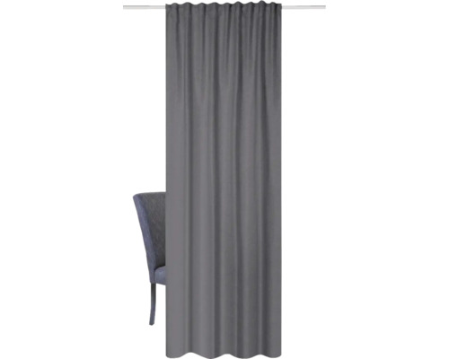 Grauer Vorhang mit Faltenaufhängung