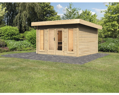 Gartenhaus aus Holz mit Doppeltür und Fenster auf einer Rasenfläche