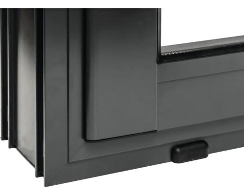 Detailansicht eines schwarzen Schiebefensterrahmens