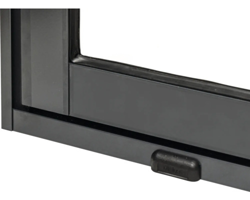 Detailansicht eines schwarzen Fensterrahmens