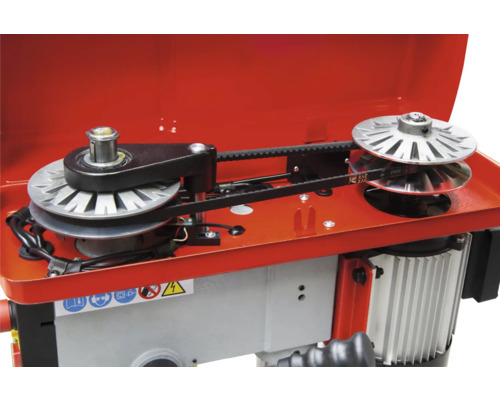 Detailansicht des Riemenantriebs einer Standbohrmaschine