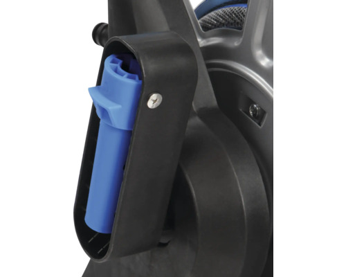 Detailansicht einer Schlauchbox mit Zubehör