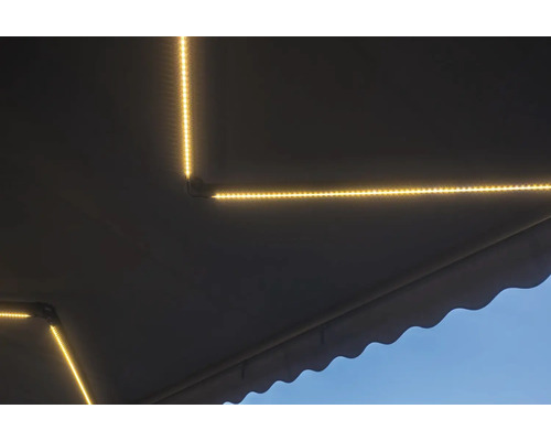 Markise mit LED-Beleuchtung
