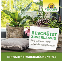 Zimmerpflanzen in Körben neben einem Kissen, mit Informationen zum Schutz vor Trauermücken und Neudorff Logo