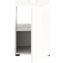 Weißer Badezimmerschrank mit offener Tür und einem Regal