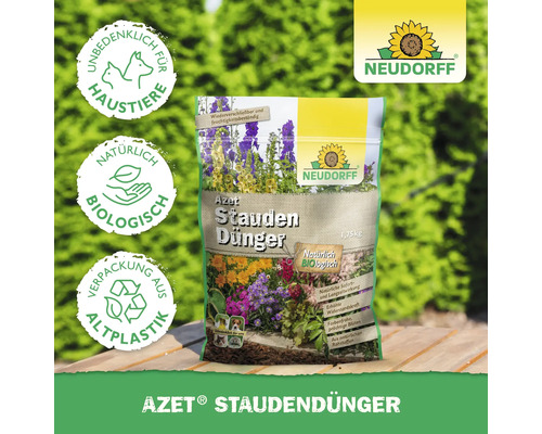 Azet Staudendünger in einer Verpackung mit Neudorff Logo. Geeignet für Haustiere. Die Verpackung besteht aus recyceltem Kunststoff.