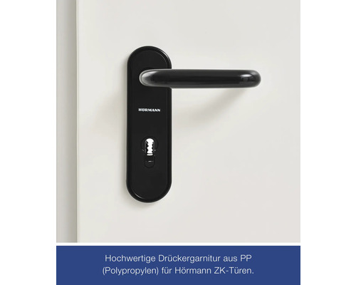 Schwarze Türdrückergarnitur von Hörmann an einer Tür
