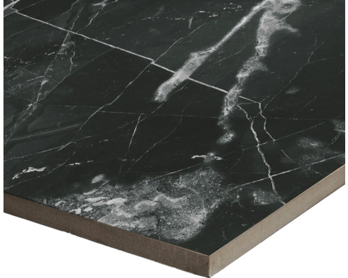 Dunkle Bodenfliese mit Marmoroptik