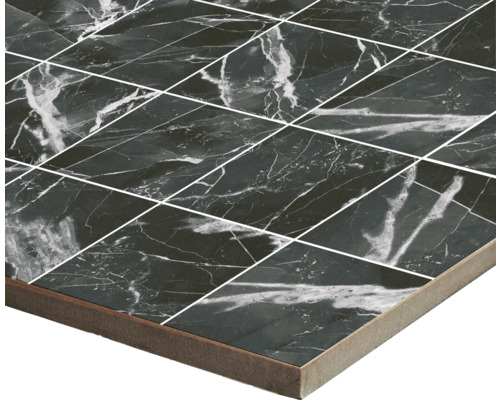 Nahaufnahme einer schwarzen Fliese mit Marmormuster