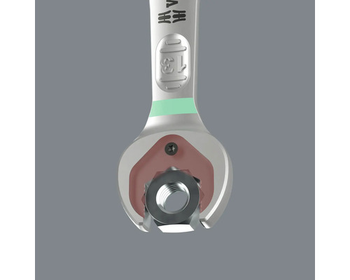 Ratschenringschlüssel mit einer Mutter