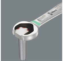 Ein Wera Maulschlüssel greift eine Schraube