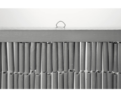 Vorhang mit Bambusstäben als Sichtschutz