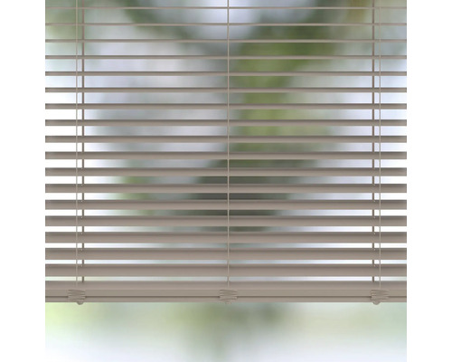 Horizontale Jalousie zur Fensterdekoration und zum Sonnenschutz