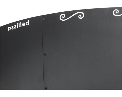 Detailansicht einer schwarzen Feuerschale mit Schrauben und Verzierungen