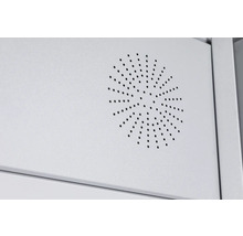 Detailaufnahme eines Metallschranks mit Lochmuster