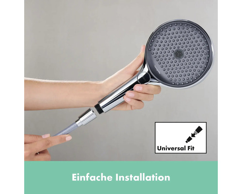 Handbrause wird an einen Duschschlauch angeschlossen. Symbol für universelle Passform.